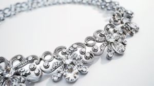 Silver Rate Today: चांदी की कीमतों ने फिर लगाई छलांग, चेक करें आपके शहर में क्या है ताजा रेट