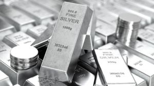 Silver Price Outlook 2026: 3 दिन में Rs 10000 महंगा हुआ चांदी, अगले साल कहां तक जाएगा भाव?