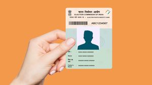Voter ID में फोटो; नाम और पता कैसे बदलें? जानें स्टेप-बाय-स्टेप फुल गाइड