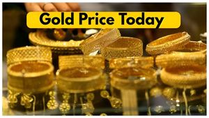 Bangalore Gold Rate: बेंगलुरू में फिर महंगा हुआ सोना, 10 ग्राम 24K गोल्ड रेट चढ़े नई ऊंचाई पर, जानें दाम   