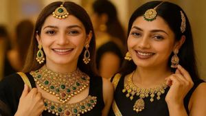 Gold Price Today: सोने के भाव में कमजोरी, गुरुवार को इतना सस्ता हुआ 10g गोल्ड, जानें प्रमुख शहरों का ताजा रेट