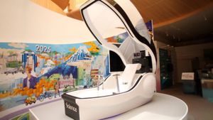 सिर्फ कपड़े ही नहीं; अब इंसान को भी धोएगा वॉशिंग मशीन! 15 मिनट में सिर से पैर तक फुल बॉडी वॉश - जानें कीमत