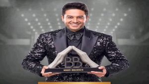 गौरव खन्ना को मिली Bigg Boss 19 की चमचमाती ट्रॉफी, साथ 50 लाख रुपये, अब नेट वर्थ क्या है?