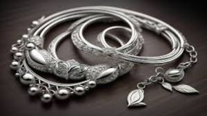 Silver Price Today: चांदी खरीदने का सही वक्त? कई दिनों बाद कीमतों में गिरावट, क्या है आपके शहर का ताजा भाव