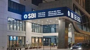 SBI Interest Rate: स्टेट बैंक ऑफ इंडिया ने EBLR और MCLR घटाया, जानें नई दरें