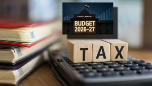 Budget 2026 Expectations: हाई टैक्स स्लैब; तेज रिफंड... मिडिल क्लास को अगले बजट में मिलेगी और राहत?
