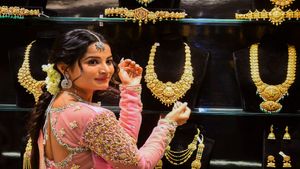 Bangalore Gold Rate: बेंगलुरू में सोने की कीमत में गिरावट, 10 ग्राम 24K गोल्ड रेट में इतने रुपए गिरे