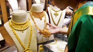 Gold Rate Today: नए साल के पहले ही दिन सोने की कीमतों में उछाल! क्या है 24k, 22k गोल्ड रेट