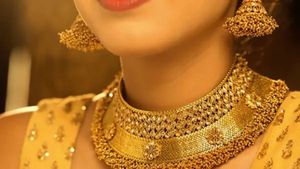 Gold Rate Today: आज फिर सोने-चांदी की कीमतों में रिकॉर्ड उछाल! MCX पर ऑल-टाइम हाई, सोना कितना हुआ महंगा?