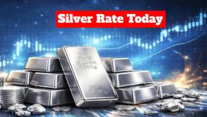 Silver Price Today: सोने के बाद चांदी में भी आज बड़ी गिरावट, आज चांदी इतनी सस्ती क्यों हो गई?