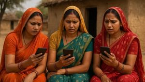 Ladki Bahin Yojana: सावधान! एक गलत क्लिक से रुकी 24 लाख महिलाओं की किस्त, जानें अब कैसे मिलेगा पैसा?