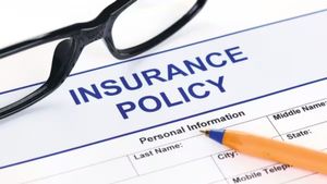 Life Insurance: सालाना 436 रुपये के प्रीमियम में 2 लाख रुपये का बीमा, जानें किसे मिलेगा ये फायदा