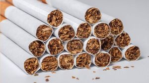 धुआं उड़ाना हुआ महंगा Budget 2026 के बाद सिगरेट के दाम में भारी उछाल, जानें अब एक स्टिक के लिए कितने देने होंग?