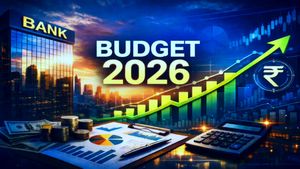 Union Budget 2026: बैकों के लिए वित्त मंत्री सीतारमण का बड़ा ऐलान, बोलीं- 'बैंकिंग रिफॉर्म पर है सरकार का जोर'