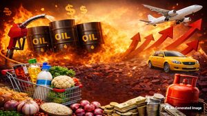US-Israel-Iran War: दुनिया में जंग, इंडिया में महंगाई! तेल महंगा हुआ तो भारत में कौन-कौन सी चीजें महंगी होंगी?