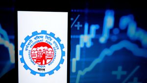 EPF Transfer Rule: Job Change के बाद PF Merge होगा या नहीं? EPFO का पूरा नियम समझें? 