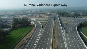 Mumbai-Vadodara Expressway: मुंबई से वडोदरा का सफर होगा आधा, 31 अगस्त तक खुल सकता है नया सेक्शन? 