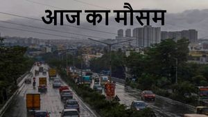Aaj ka mausam: आज भी बदला रहेगा मौसम का मिजाज, गर्मी से राहत, दिल्ली-NCR समेत इन शहरों में बारिश का अलर्ट
