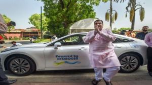 Hydrogen Fuel Trial: E20 विवाद के बीच भारत का नया कदम, 10 रूटों पर हाइड्रोजन वाहनों की टेस्टिंग शुरू? 