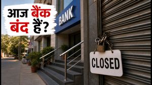 रक्षाबंधन 2026: आज आपके शहर में बैंक बंद हैं या खुले? पूरी लिस्ट देखें