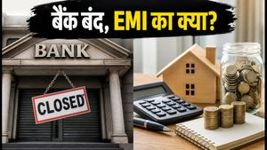 जन्माष्टमी पर बैंक बंद: क्या आज कटेगी आपकी EMI और क्रेडिट कार्ड का पैसा?