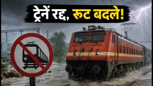 भारी बारिश का कहर: बिहार-पूर्वोत्तर में ट्रेनें रद्द, रूट बदले; यात्रा से पहले देखें ये अपडेट