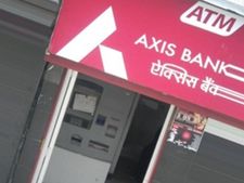 ആക്സിസ് ബാങ്ക് ഉപഭോക്താക്കൾക്കും ഇനി എടിഎം കാർഡ് വേണ്ട; കാർഡില്ലാതെ കാശെടുക്കാം