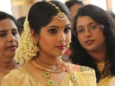 സ്വര്‍ണത്തിന് കാലിടറി,ഒക്ടോബറിലെ ഏറ്റവും കുറഞ്ഞ വില 
