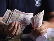 ബാങ്കില്‍ പണം കുമിയുന്നു; വായ്പാ പലിശ നിരക്കുകള്‍ വേഗം കുറയും, സാധാരണക്കാരന് നേട്ടം