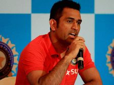 ധോണിയും ബിസിനസ്സിലേയ്ക്ക്...സെവൻസ് ബ്രാൻഡ് സ്വന്തമാക്കാൻ യുവാക്കളുടെ തിരക്ക്