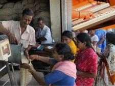 ആധാ‍ർ നമ്പ‍ർ നൽകാത്തവർക്ക് ഇനി റേഷനില്ല