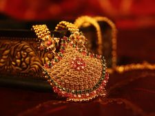 ഗള്‍ഫില്‍ നിന്നും സ്വര്‍ണം കൊണ്ടുവരുമ്പോള്‍ പൊലീസ് പിടിക്കാതിരിക്കാന്‍ ശ്രദ്ധിക്കേണ്ട കാര�