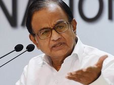 കേന്ദ്രത്തിന്റെ വഞ്ചന; പെട്രോളിന് 25 രൂപ വരെ കുറയ്ക്കാം!!!