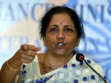 ഭവന നിർമ്മാണ പദ്ധതികള്‍ പൂര്‍ത്തിയാക്കാന്‍ 10,000 കോടി രൂപ കേന്ദ്രം പ്രഖ്യാപിച്ചു