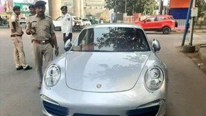 നമ്പർ പ്ലേറ്റും രേഖകളുമില്ല, പോർഷെ കാർ ഉടമയ്ക്ക് പിഴ 27 ലക്ഷം രൂപ