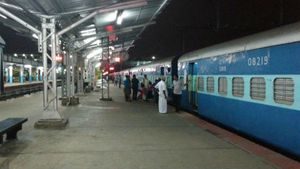 ട്രെയിന്‍ യാത്രക്കാരുടെ ശ്രദ്ധയ്ക്ക്, ഇനിയില്ല ഭക്ഷണത്തിന് കൊള്ളവില — കാരണമിതാണ്