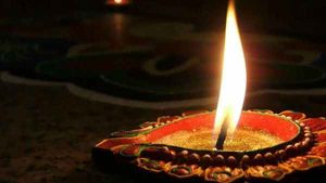 മോദിയുടെ ആഹ്വാനം ഏറ്റെടുത്ത് ദീപം തെളിയിച്ച ഇന്ത്യൻ ബിസിനസുകാർ