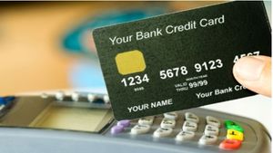 ഓഗസ്റ്റ് 31 വരെ നിങ്ങളുടെ ക്രെഡിറ്റ് കാര്‍ഡ് കുടിശ്ശിക അടച്ചില്ലെങ്കില്‍ എന്ത് സംഭവിക്കും?