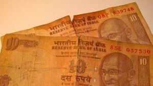 നോട്ടുകള്‍ക്ക് കേടുപാട് സംഭവിച്ചാല്‍ — മാറ്റിയെടുക്കാൻ 3 എളുപ്പ മാര്‍ഗ്ഗങ്ങള്‍