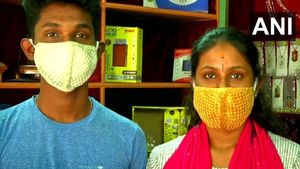 വിവാഹങ്ങളിൽ തിളങ്ങാൻ സ്വർണ നൂലിൽ തീർത്ത മാസ്ക്; വില 2.75 ലക്ഷം രൂപ
