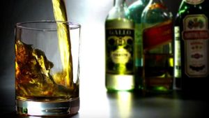 മദ്യപര്‍ക്ക് ആശ്വസിക്കാനുള്ള വക... വില 100 രൂപ വരെ കുറഞ്ഞേക്കും; തലയ്ക്കടിച്ച വിലവര്‍ദ്ധനയ്ക്ക് പിറകേ