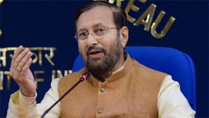 ഉയർന്ന സാമ്പത്തിക വളർച്ചയും തൊഴിൽ അവസരങ്ങളും; ലക്ഷ ദ്വീപ് വന്‍മാറ്റത്തിലേക്കെന്ന് പ്രകാശ് ജാവദേക്കർ