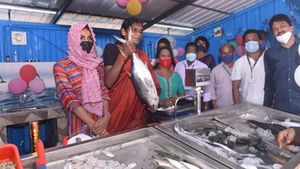 ഇന്ത്യയില്‍ ആദ്യം: ട്രാൻസ്ജെൻഡർ അതിഥി അച്യുത് ഇനി അത്യാധുനിക മീൻവിൽപന കേന്ദ്രത്തിന്റെ ഉടമ
