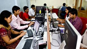 നഗര തൊഴിലില്ലായ്മ കൂടി; രാജ്യം വീണ്ടും കൊറോണ ആശങ്കയില്‍... എങ്കിലും ചില പ്രതീക്ഷകള്‍