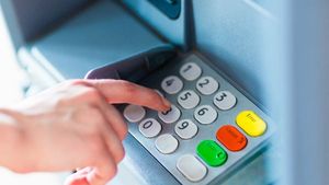 എസ്ബിഐ ഗ്രീന്‍ പിന്‍; ഒടിപി വഴി ഡെബിറ്റ് കാര്‍ഡ് പിന്‍ നമ്പര്‍ എങ്ങനെ ലഭ്യമാക്കാം?