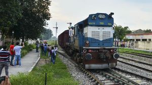 ഓഹരി വിഭജനത്തിനൊരുങ്ങി ഐആര്‍സിടിസി; എന്തുചെയ്യണം, വാങ്ങണോ വില്‍ക്കണോ?
