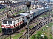 ചെലവ് കൂടുന്നോ; അധിക വരുമാനമായി മാസം 80,000 രൂപ റെയിൽവെ തരും; ചെലവാക്കേണ്ടത് വർഷത്തിൽ 3,999 രൂപ