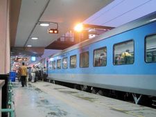 റെയില്‍വെയുടെ 10 ലക്ഷത്തിന്റെ ആനുകൂല്യം വേണോ? ടിക്കറ്റെടുക്കുമ്പോള്‍ ഇക്കാര്യം ഓര്‍ത്താല്‍ മതി