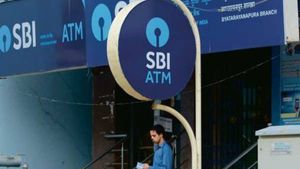 പ്രതിമാസം 60,000 രൂപയുടെ അധിക വരുമാനം; ബാങ്കുകൾക്കായി എടിഎം ആരംഭിക്കാം; ഫ്രാഞ്ചൈസി ബിസിനസ് ഇങ്ങനെ 