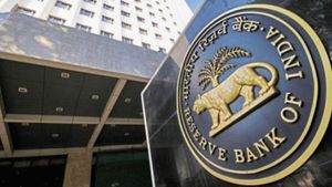 അപ്രതീക്ഷിത നിരക്ക് വർധന ഉണ്ടാകുമോ? എല്ലാ കണ്ണുകളും റിസര്‍വ് ബാങ്ക് യോഗത്തിലേക്ക്